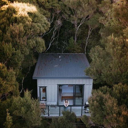 Treehouse Hideaway At Rekindle Tree Houses Opua ภายนอก รูปภาพ